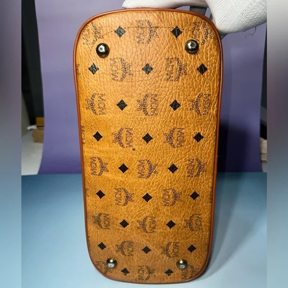 MCM Heritage Collection Tote Bag w/COA - EUC - Picture 5 of 16